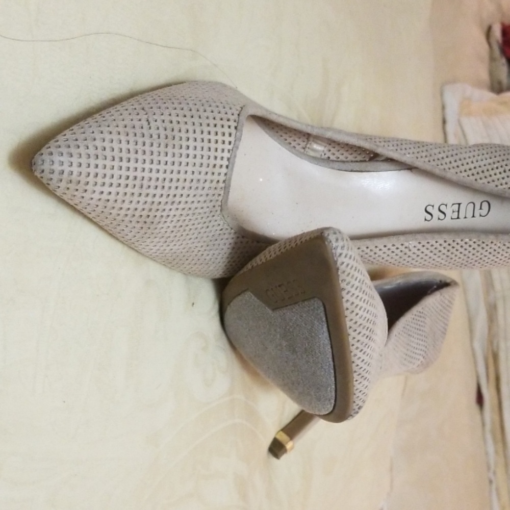 Guess high heeled shoes
